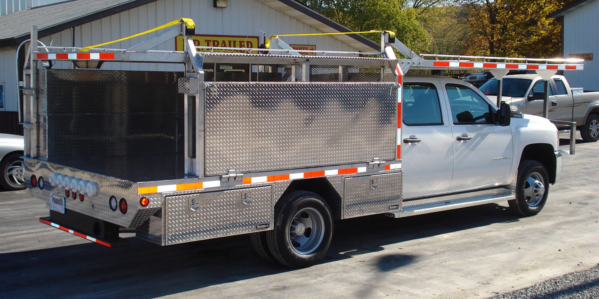 Truck Beds and Custom Fabrication Mr. Trailer Sales New